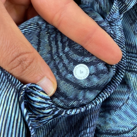 Lululemon Fast and Free High Rise Crop 23" Dimensional Icing Blue Multi - Picture 6 of 7